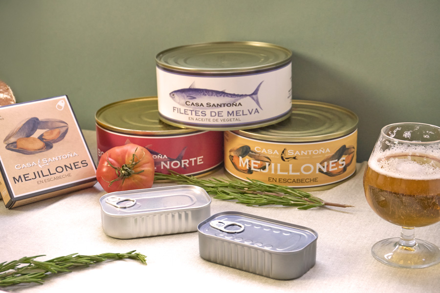 Imagen de composición de conservas de Casa Santoña